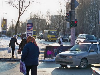 Транспортный коллапс: в спальном районе Одессы светофор едва не спровоцировал аварию