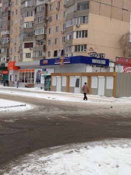 Одесский вариант борьбы с будками: одну демонтируем, три ставим!