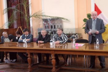 Доктор Шпак сказал, что врачей скорой помощи из-за реформы увольнять не будет