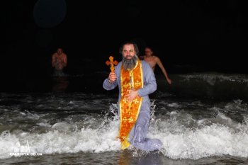 Крещенские купания в районе Свято-Успенского Патриаршего мужского монастыря