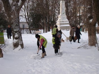В Белгороде-Днестровском штраф за неубранный снег от 340 до 1700 грн