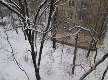 На одесских домах появились опасные «украшения» (фото)
