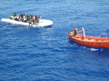 Как одесские моряки беженцев в Средиземном море спасли