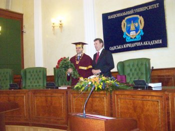 Министр МВД стал почетным доктором одесского вуза
