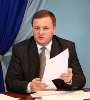 Главный экономист области попросит хозяев заводов больше давать денег рабочим, независимо от прибыли