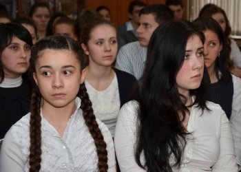 В Одесских школах почтили память юных героев-антифашистов