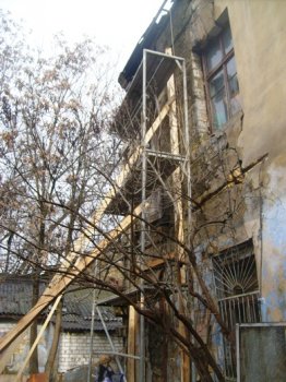 В Одессе власти пытаются «сохранить лицо» в вопросе с разрушающимся домом на Пересыпи
