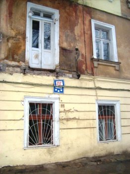 После ряда обрушений, коммунальщики решили проверить все балконы города