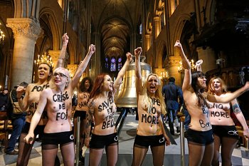 Собор Парижской Богоматери подает в суд на Femen