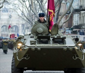 По Одессе проехались БТРы в память о воинах-интернационалистах