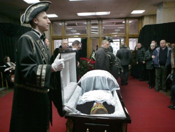 В воскресенье пройдут похороны авиадиспетчера Дмитрия Песни