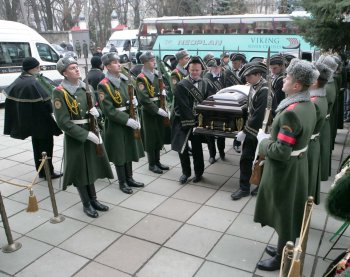 В воскресенье пройдут похороны авиадиспетчера Дмитрия Песни