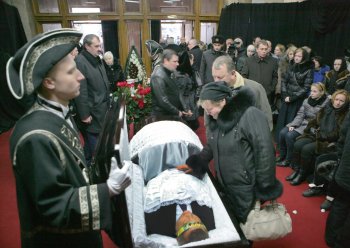В воскресенье пройдут похороны авиадиспетчера Дмитрия Песни
