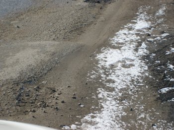 По дорогам юга Одесской области лучше ездить на тракторе, или танке (фото)