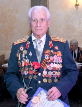 Геннадий Труханов поддерживает добрые традиции