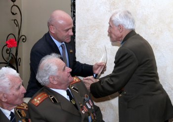 Геннадий Труханов поддерживает добрые традиции