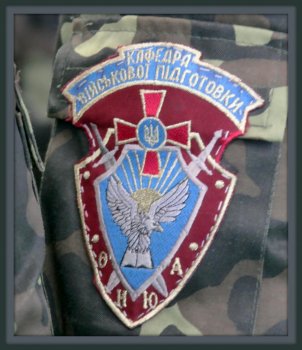 Младший лейтенант - парень молодой....