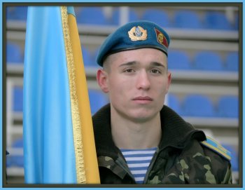 Младший лейтенант - парень молодой....