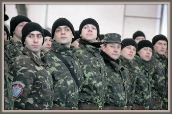 Младший лейтенант - парень молодой....