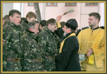 Младший лейтенант - парень молодой....