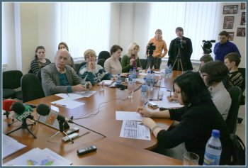 Абитуриентов на тестировании ожидает жесткий фейс-контроль