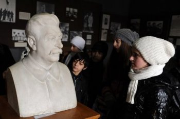 Там, где Сталина по-прежнему почитают как бога (фоторепортаж)
