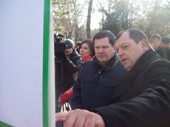 Сегодня политэлита Одессы усердно высаживала деревья