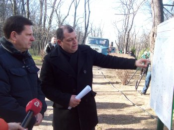 Сегодня политэлита Одессы усердно высаживала деревья