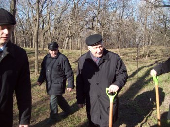 Сегодня политэлита Одессы усердно высаживала деревья