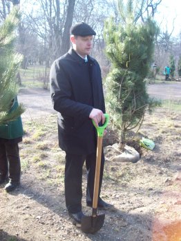 Сегодня политэлита Одессы усердно высаживала деревья