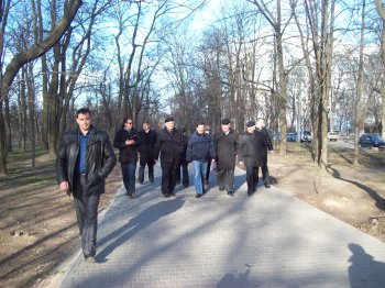 Сегодня политэлита Одессы усердно высаживала деревья