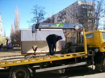 В Одессе за сутки демонтированы еще пять незаконных торговых объектов