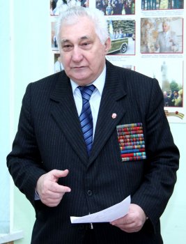 Юрий Преснов поздравил женщин из городского Совета ветеранов (фото)
