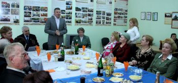 Юрий Преснов поздравил женщин из городского Совета ветеранов (фото)