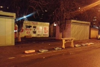 За ночь в Одессе выросла еще одна торговая «будка» (фото)