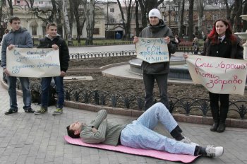 В одесском Горсаду наблюдалось массовое засыпание (фото)