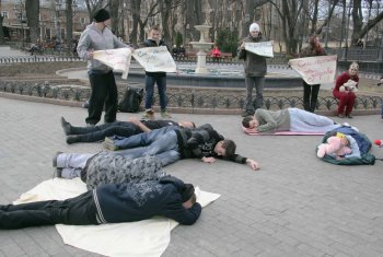В одесском Горсаду наблюдалось массовое засыпание (фото)