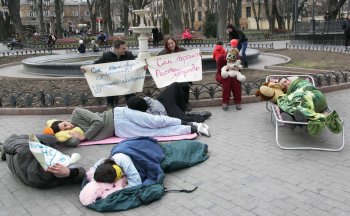 В одесском Горсаду наблюдалось массовое засыпание (фото)