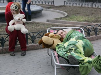 В одесском Горсаду наблюдалось массовое засыпание (фото)