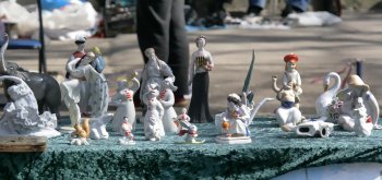 На большой одесской барахолке обнаружены пуговицы царской эпохи (фото)