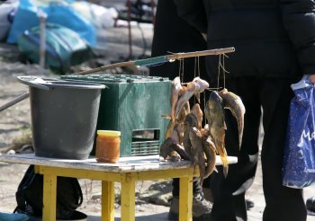 На большой одесской барахолке обнаружены пуговицы царской эпохи (фото)