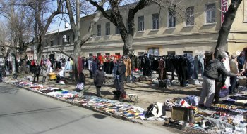 На большой одесской барахолке обнаружены пуговицы царской эпохи (фото)