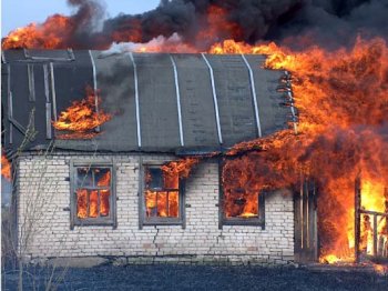 В огне погибли двое жителей региона