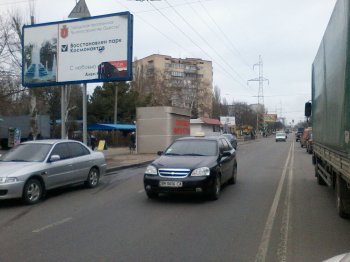 За ночь на углу Космонавтов и Филатова чудесным образом появилась новая будка