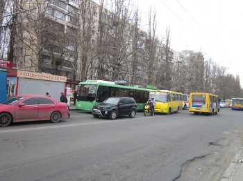 Таирова сковали "пробки", проезд по Королева затруднен!