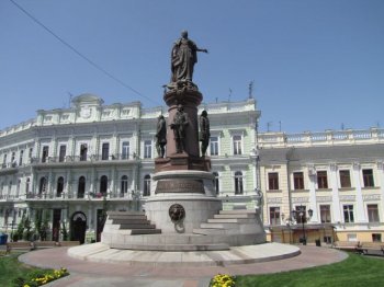 Наталья Штербуль: "Охрана и страховка памятника Екатерине - роскошь для города"