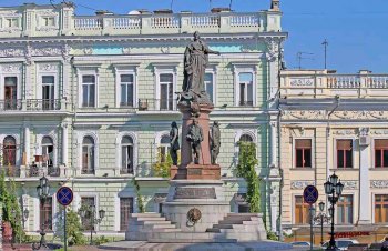 Памятнику Екатерине без охраны не обойтись
