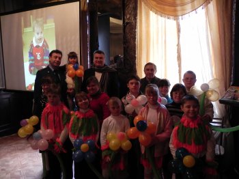 Одесские таможенники и предприниматели поздравили детей больных синдромом Дауна