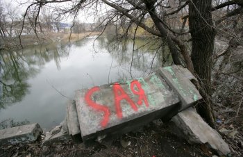 Ужасы нашего городка: Одесский пруд - рекордсмен по мусору и жутким запахам