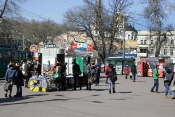Одесскую Привокзальную площадь превратили в барахолку